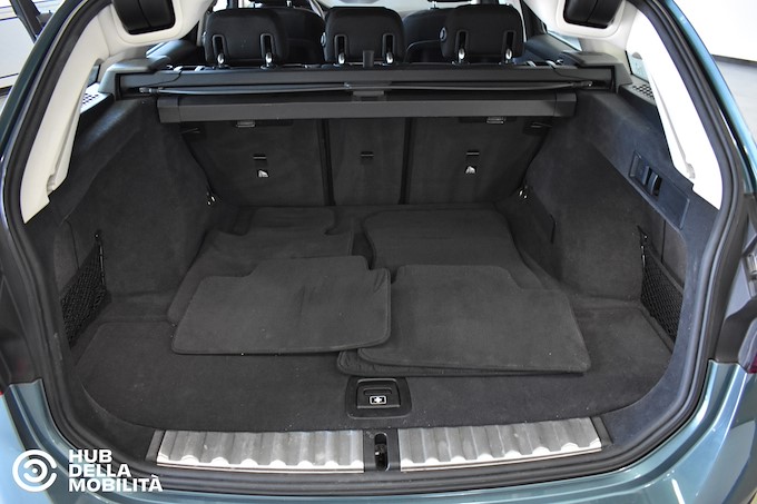 BMW 320d 48V xDrive Touring Business Advantage